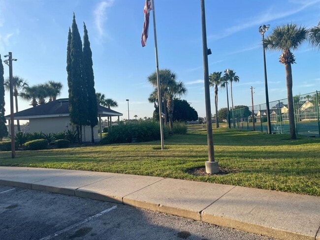 Building Photo - 501 Castlemain Cir