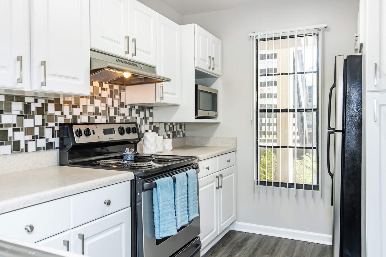 Solana Vista Apartments - 5801 Fishermans Dr Bradenton, FL 34209 |  Apartments.com