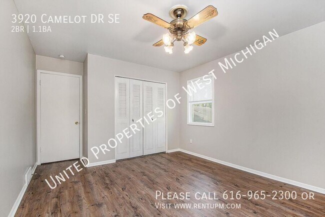 Building Photo - Available Now  | 2 Bedroom 1.5 Bathroom Du...