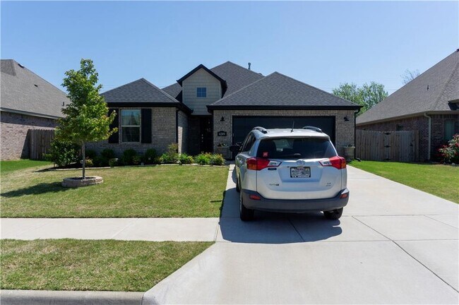Building Photo - 4209 SW Layton Rd