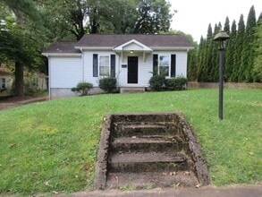 Building Photo - 209 Brown St