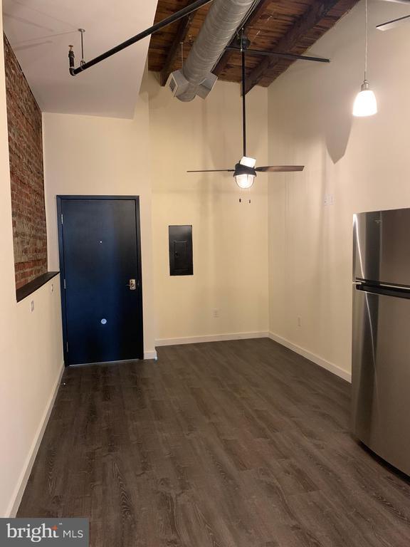 Foto del edificio - 833 N Market St