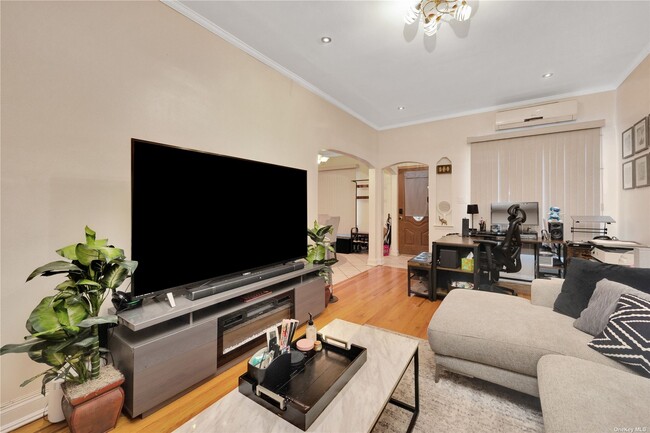 Foto del edificio - 146-23-146-59 59th Ave