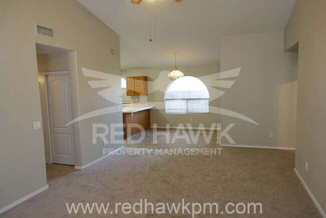 Building Photo - Freshly Painted Three Bedroom, Two Bathroo...