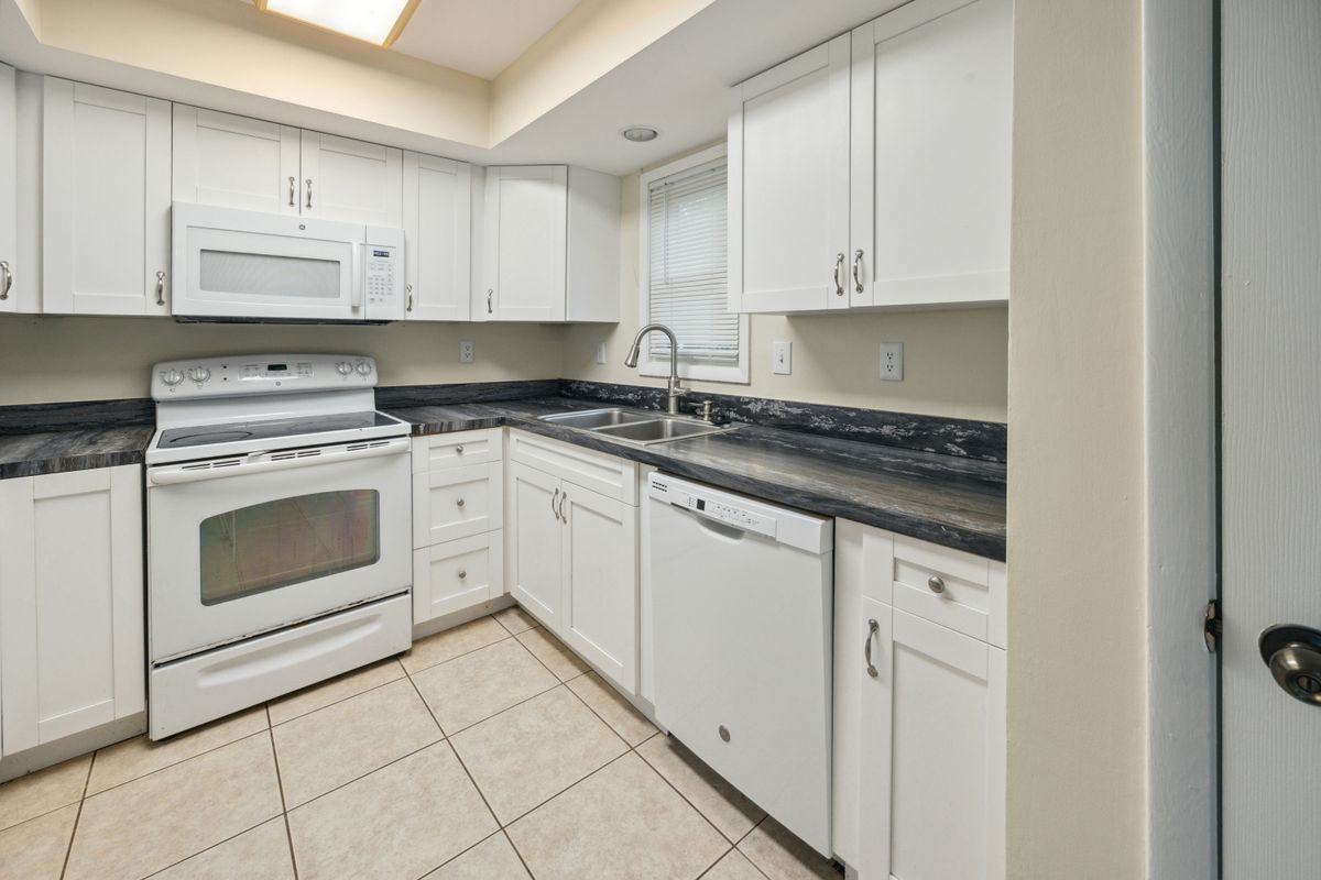 Building Photo - 695-A1A N -UNIT 4