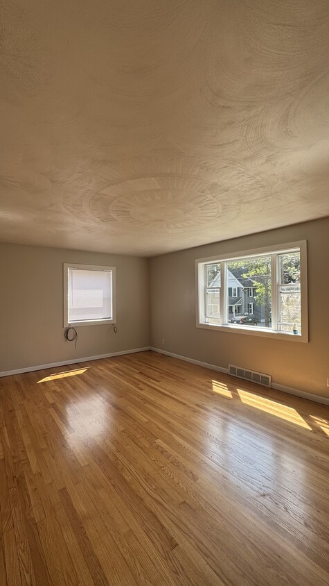 Primary Photo - 112 Bigelow St