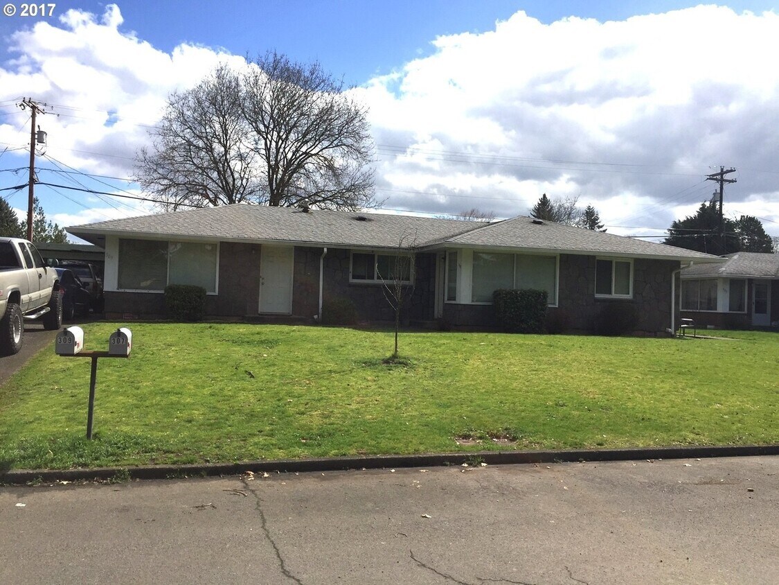 Primary Photo - 307 N Garrison Rd