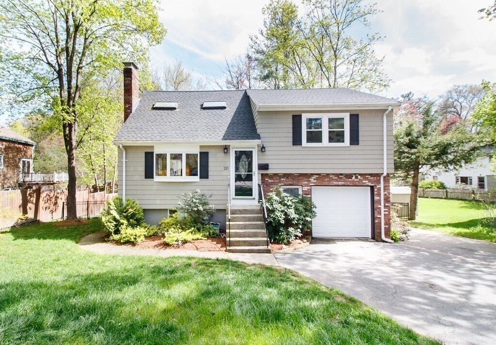 Primary Photo - 116 Manor Ave