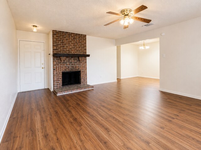 Foto del edificio - 2 Bedroom 2 Bath Duplex for Lease in Benbrook! $350 OFF 1st Month Rent with 18 Month Lease!