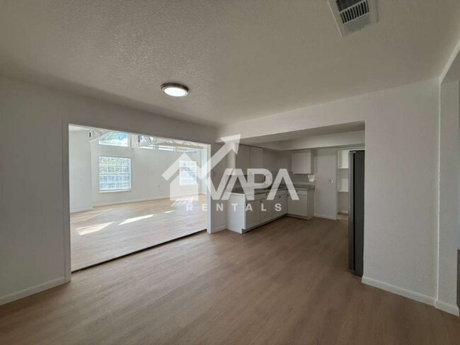 Foto del edificio - 7462 Meadow Breeze Dr