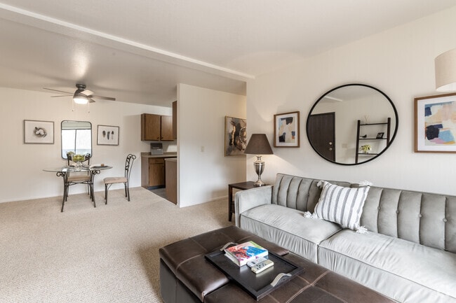 2 BR, 1 BA, 835 SF - Chestnut Hills Apartments