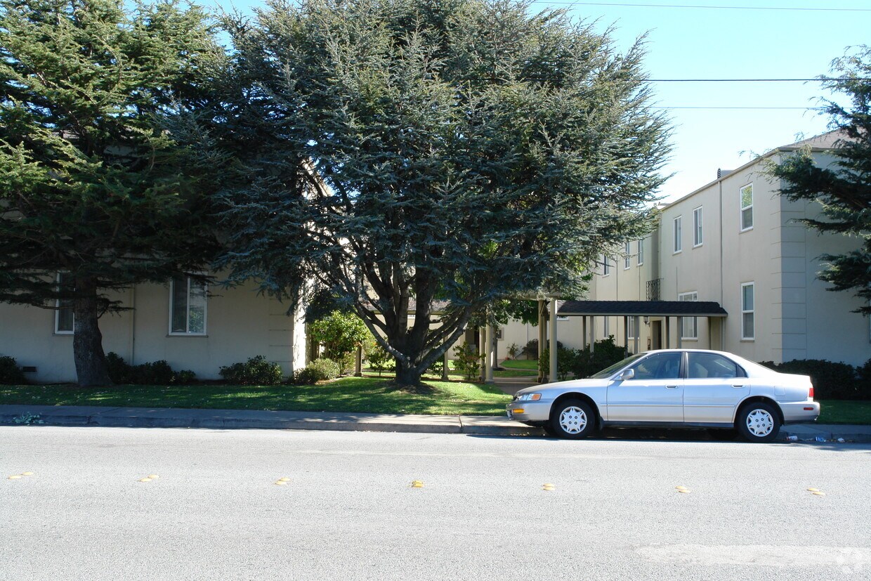 Foto del edificio - 970 Magnolia Ave