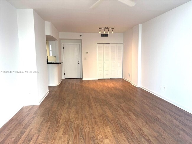 Building Photo - 770 Claughton Island Dr