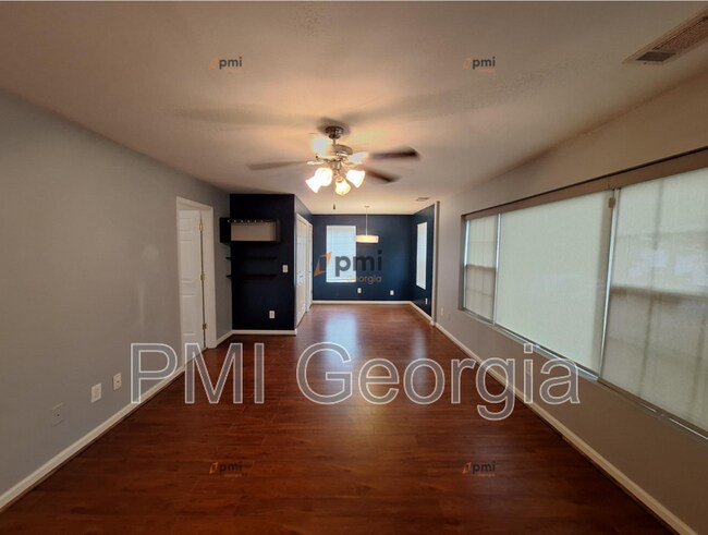 Foto del edificio - 1391 Lochland Rd SE