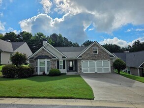 Building Photo - 233 Overlook Dr