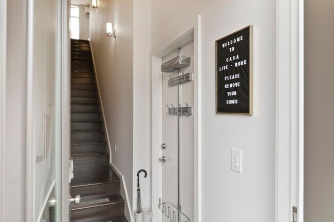 Foto del edificio - 4Bd/3Ba Seattle Townhome