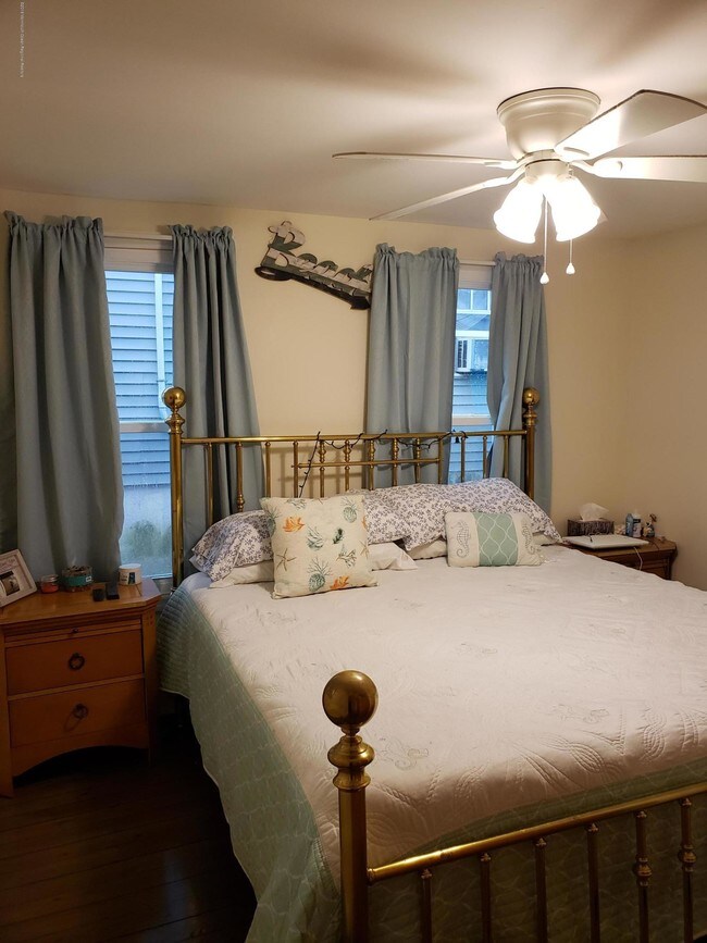 Foto del edificio - 239 Bay Ave