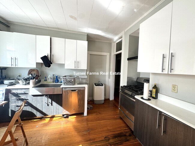 Building Photo - 23 Granite St