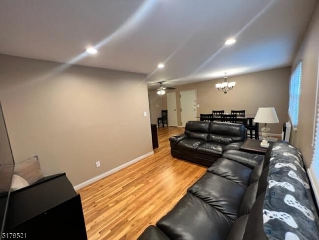 Building Photo - 355 Broad St