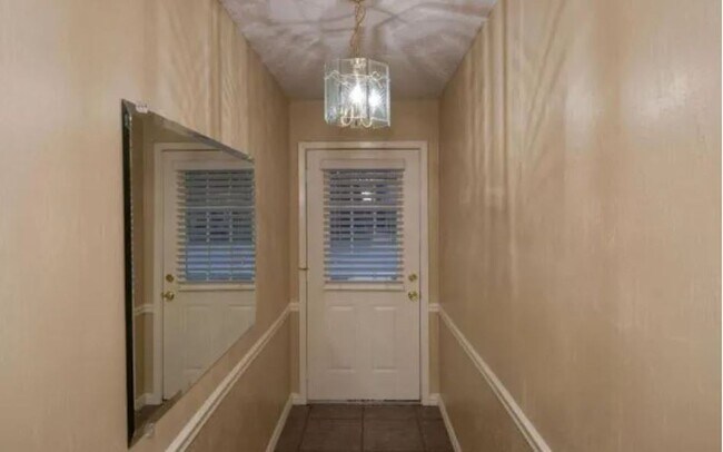 Foto del edificio - Charming 3 Bed / 2 Bath Home with Modern Upgrade