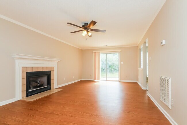 Building Photo - 8129 Vermilion Dr