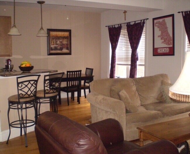 Breakfast Bar/Dining - 225 N Oak Park Ave