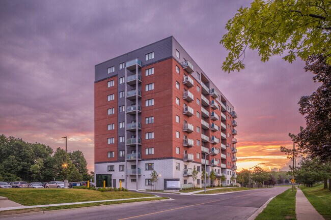 Photo du bâtiment - Lancaster Park Apartments
