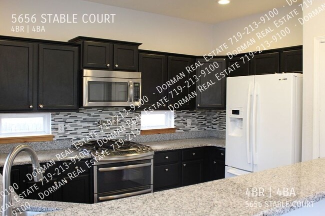 Building Photo - 5656 Stable Ct