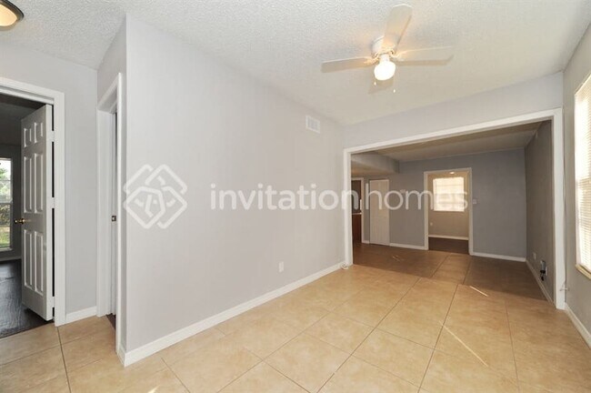 Building Photo - 3112 W Sligh Ave