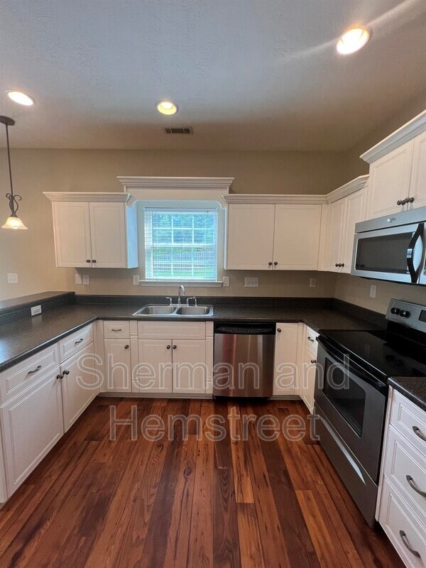 Foto del edificio - 5013 Sunderlund Ct