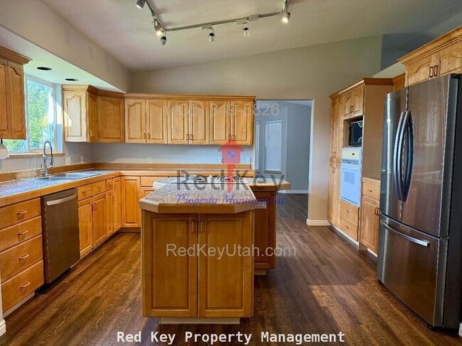 Building Photo - Elk Meadow Loop Single Family Home