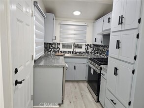 Building Photo - 2547 Hermosa Ave