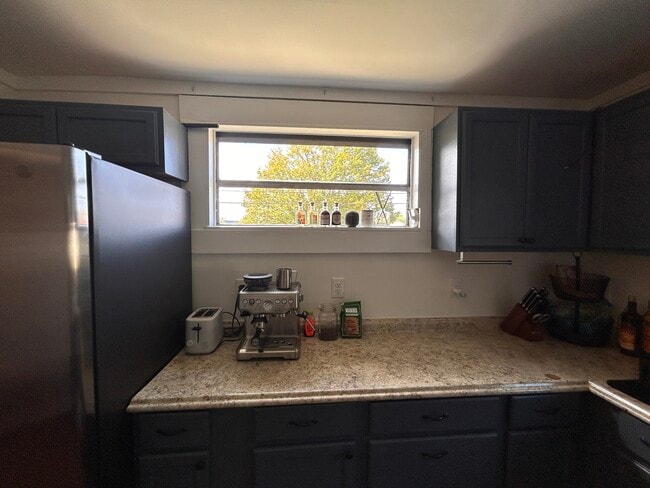 Foto del edificio - 230 Broadview Dr