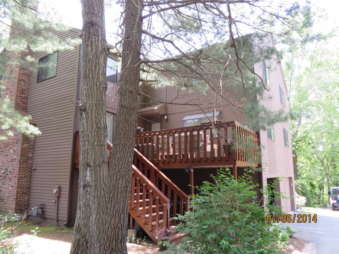 Primary Photo - 95 Trailside Way