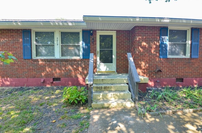 Building Photo - 5019 Raywood Ln