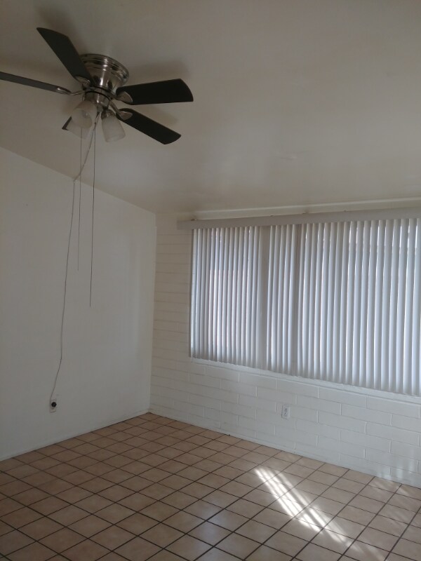 Building Photo - 1325 W Navajo St