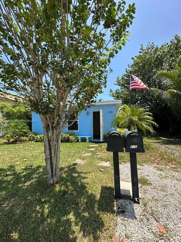 216 SE 23rd Ave Unit W, Pompano Beach, FL 33062 Apartment for Rent in