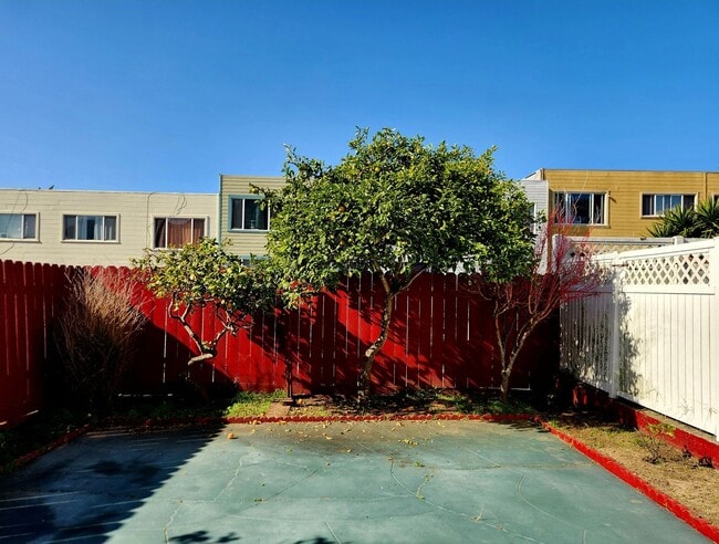 Building Photo - Lovely home in Daly City