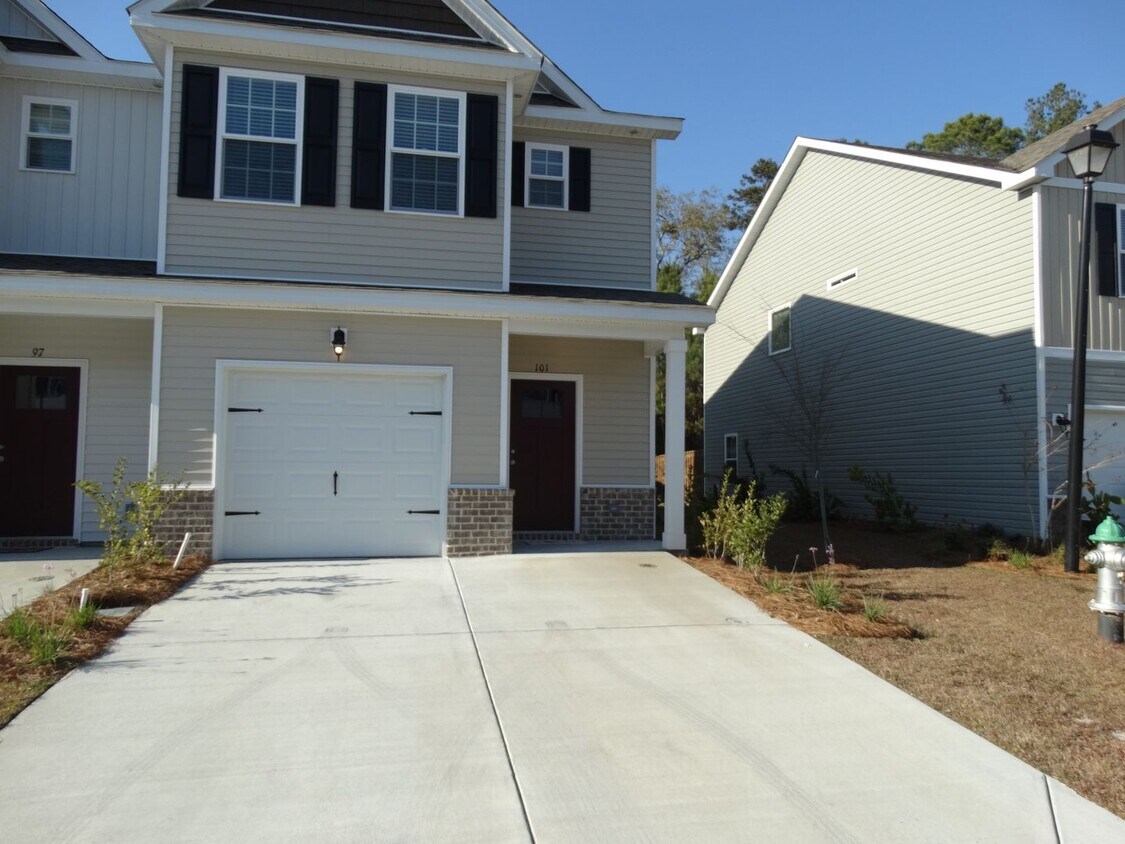 Primary Photo - Townhouse
