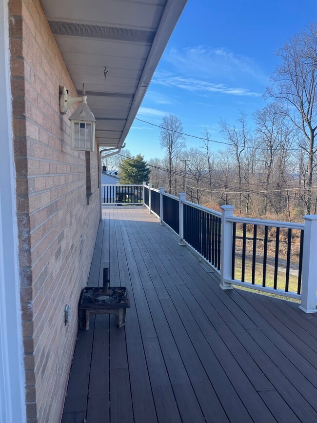 Building Photo - 2027 Reservoir Rd