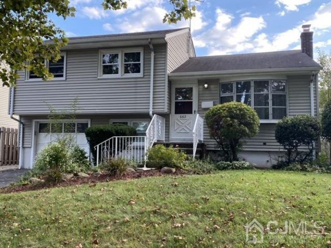 Foto principal - 662 Maple Ave