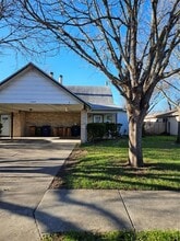 Building Photo - 2209 Singletree Ave