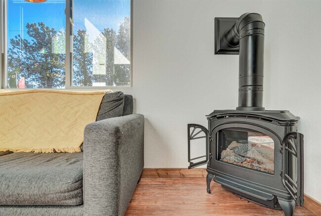 Foto del edificio - 123 Pinecrest Rd