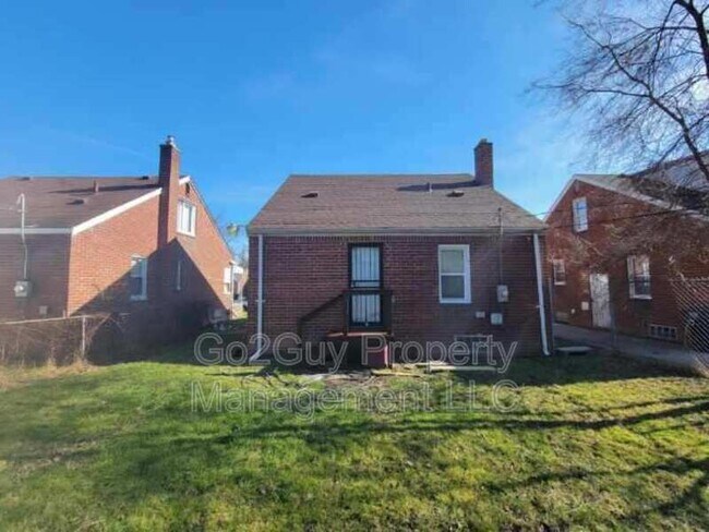 Building Photo - 9921 Warwick St