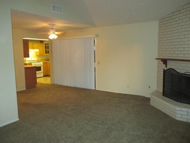 Building Photo - 1980 Flame Tree Way