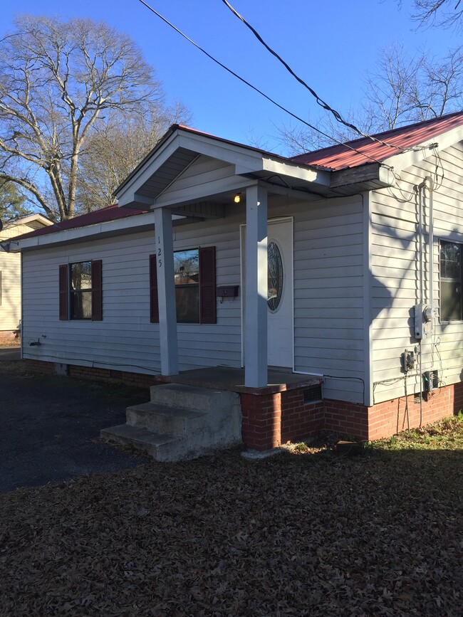 Building Photo - 125 Pate St
