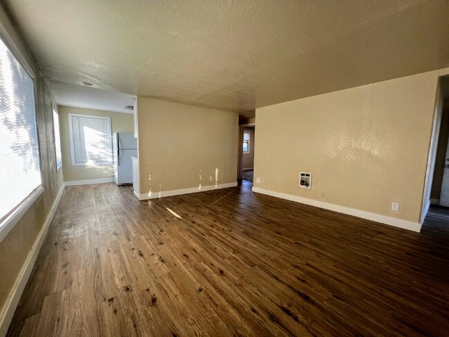 Foto del edificio - 11217 B St S