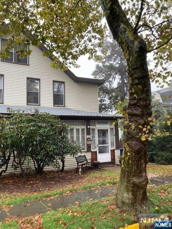 Building Photo - 123 Sylvan St