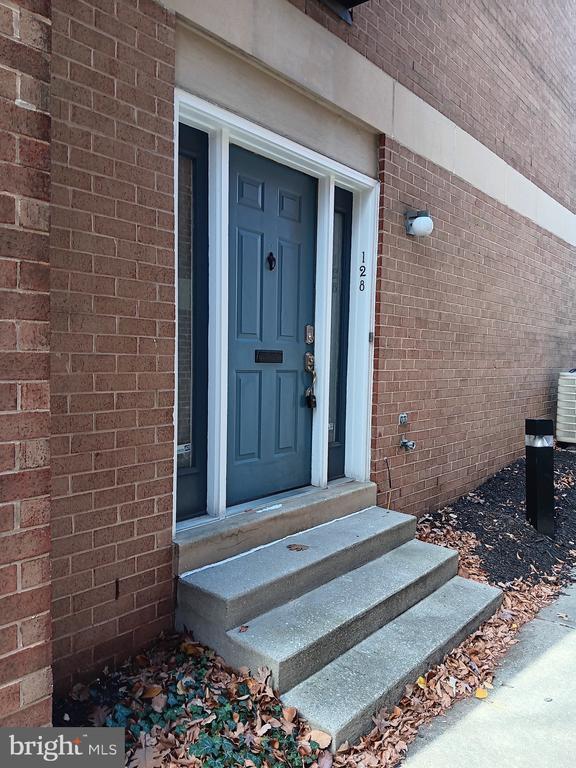 128 W Barre St