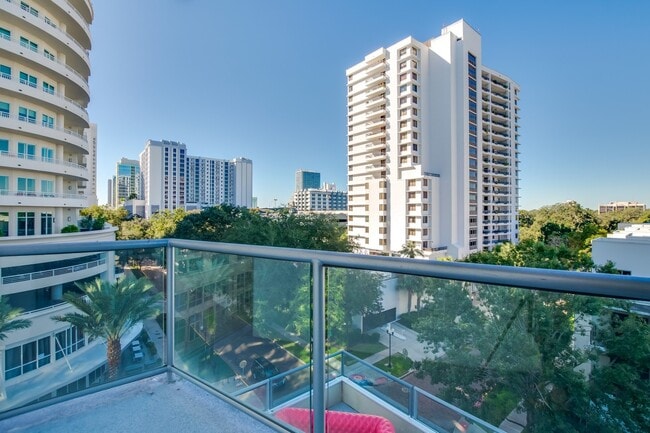 Building Photo - 101 S Eola Dr